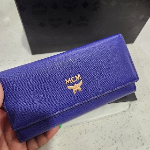 🔹️ MCM🔹️ LONG Saffiano Leather purple TRIFLOD WALLET (FULL INCLUSION ) ✨️💜 - Picture 3 of 13